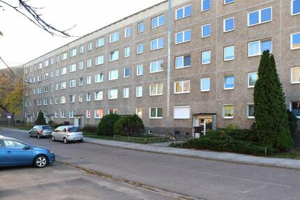 3-Zimmer im 1.OG mit Balkon und Dusche - Dessau-Roßlau