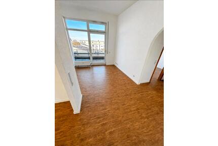 Moderne helle 3,5 Zimmer Wohnung 2 Balkone +TG Stellplatz+Keller - Bietigheim-Bissingen
