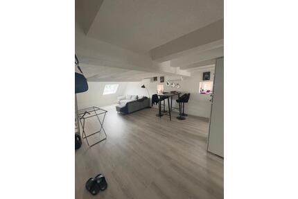 2 Zimmer Maisonettenwohnung - 770,00&nbsp;EUR Kaltmiete, ca.&nbsp; 60,00&nbsp;m&sup2; in Rottenburg am Neckar (PLZ: 72108)