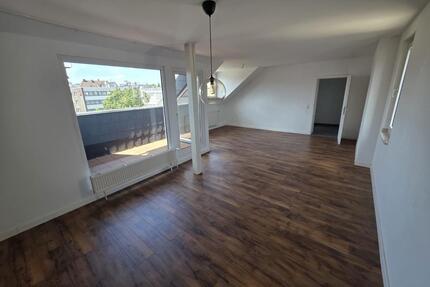 Renovierte 3 Zimmer Wohnung mit Einbauküche am Schillerplatz - Mönchengladbach