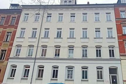 Gemütliche DG 3-Zimmer Wohnung mit Laminat und Wannenbad in guter Lage. - Chemnitz Bernsdorf