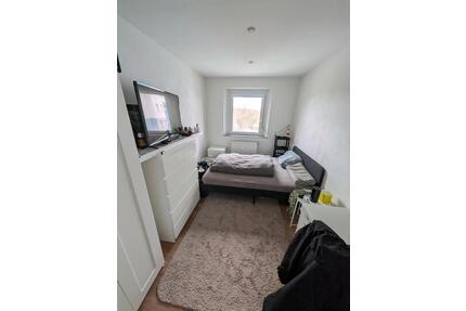 3er WG-ZIMMER - 530,00&nbsp;EUR Kaltmiete, ca.&nbsp; 18,00&nbsp;m&sup2; in Regensburg (PLZ: 93055) Brandlberg