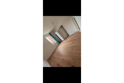 1 WG-Zimmer in saniertem Haus – ab 15. November frei - Bremen Burglesum