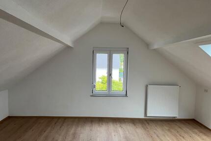 3 Zimmer Mietwohnung DG - 740,00&nbsp;EUR Kaltmiete, ca.&nbsp; 60,00&nbsp;m&sup2; in Dietenheim (PLZ: 89165)