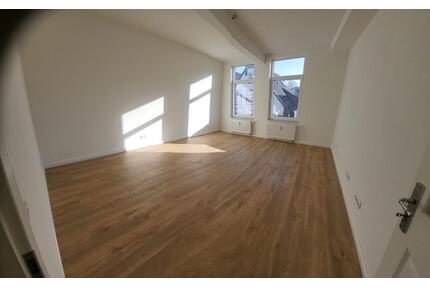 Sanierte 2 Zimmer Wohnung mit Terrasse in Top-Lage - Heide