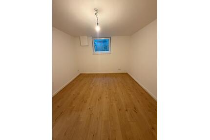 WG Zimmer zu vermieten - 600,00&nbsp;EUR Kaltmiete, ca.&nbsp; 12,00&nbsp;m&sup2; in Hamburg (PLZ: 22547) Altona